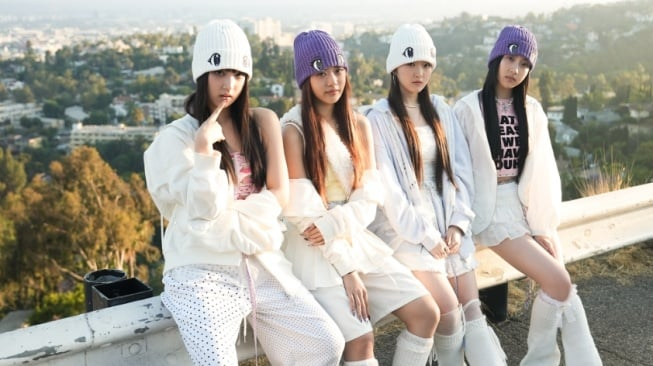 Comeback Girlband Global dengan Single Bergenre Synth-Pop